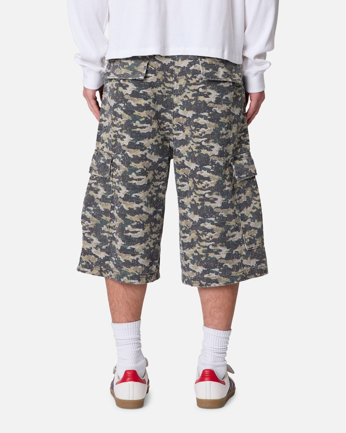 MNML Distressed Ultra Baggy Cargo Shorts Camo - Scentleo