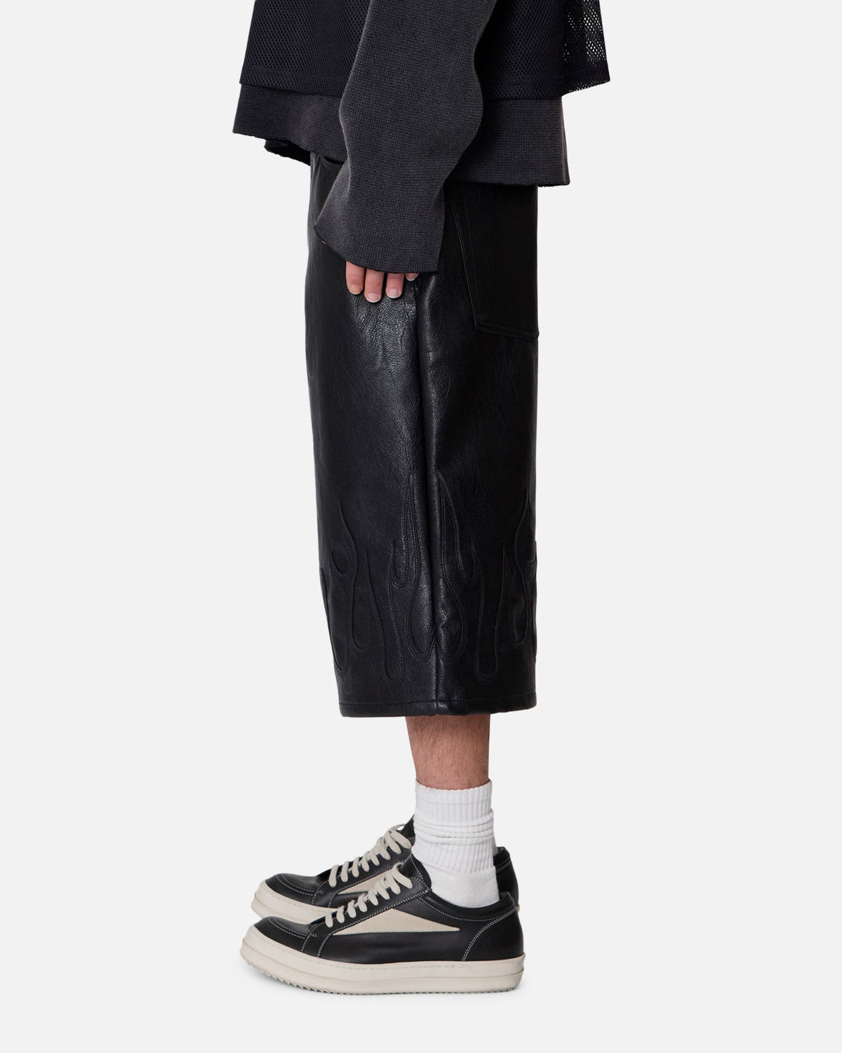 MNML Ultra Baggy Leather Flame Shorts Black - Scentleo