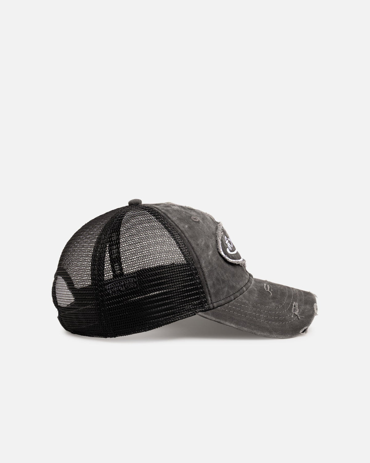 Von Dutch Japanese Script Trucker Strapback Black - Scentleo